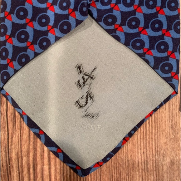 Yves Saint Laurent Paris Wide Tie 
Excellent Pre-Owned Condition - Picture 8 of 8